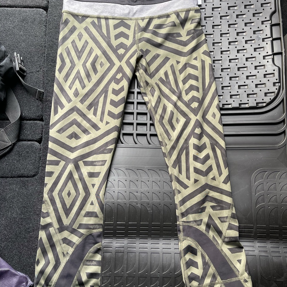 Lululemon bundle of leggings and spandex shorts - Picture 2 of 10